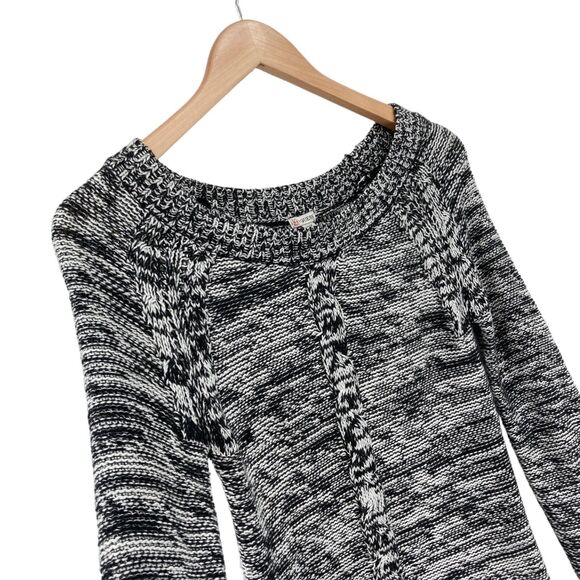 GUESS Sweater Womens XS White Black Striped Knit Long Sleeve Round Neck Pullover - Picture 8 of 13